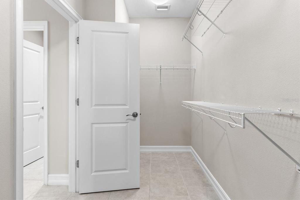 For Rent: $3,200 (4 beds, 2 baths, 2753 Square Feet)