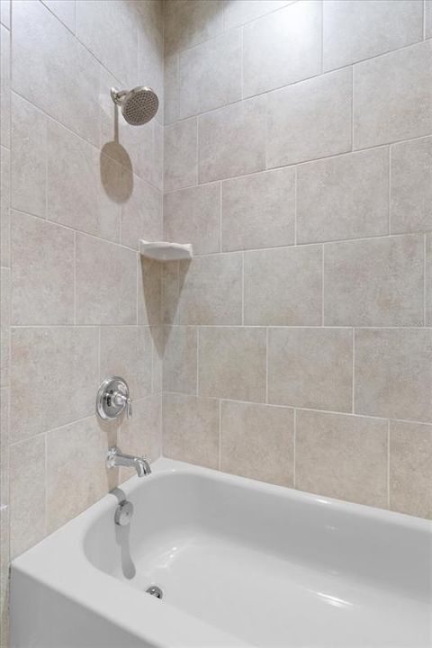 For Rent: $3,200 (4 beds, 2 baths, 2753 Square Feet)