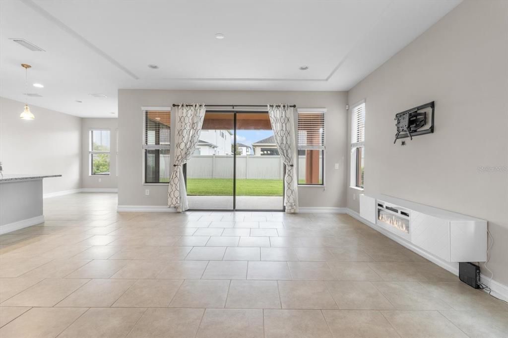 For Rent: $3,200 (4 beds, 2 baths, 2753 Square Feet)