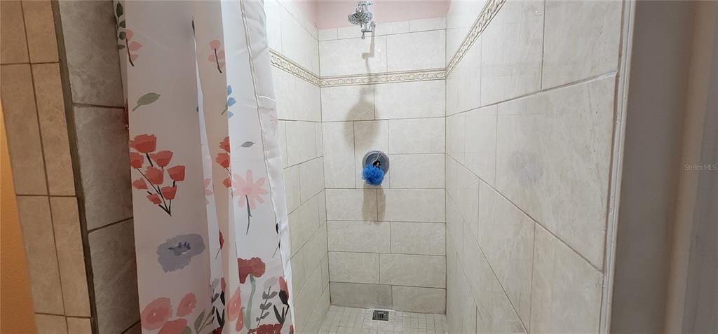 For Sale: $210,000 (3 beds, 2 baths, 1179 Square Feet)