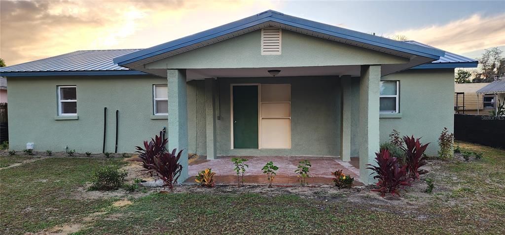 For Sale: $210,000 (3 beds, 2 baths, 1179 Square Feet)