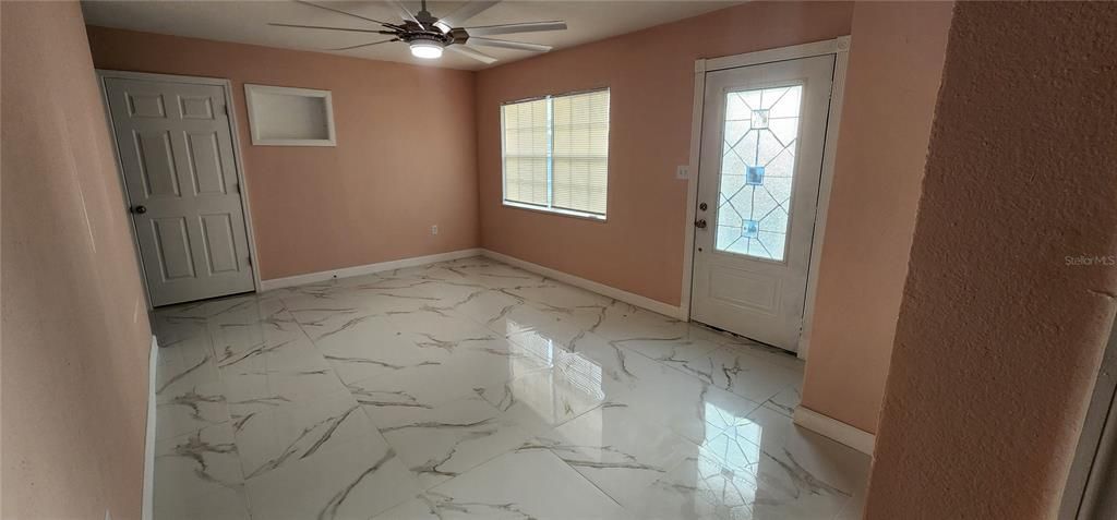 For Sale: $210,000 (3 beds, 2 baths, 1179 Square Feet)