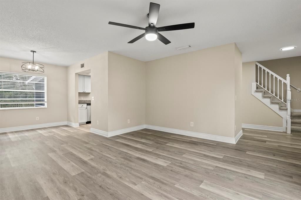 Active With Contract: $310,000 (3 beds, 2 baths, 1488 Square Feet)