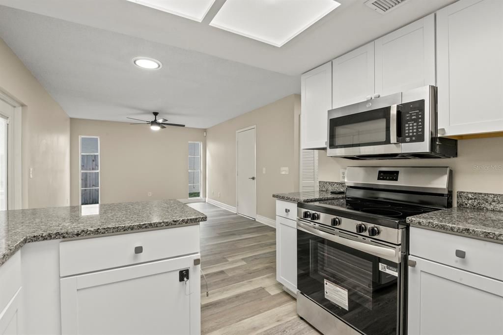 Active With Contract: $310,000 (3 beds, 2 baths, 1488 Square Feet)