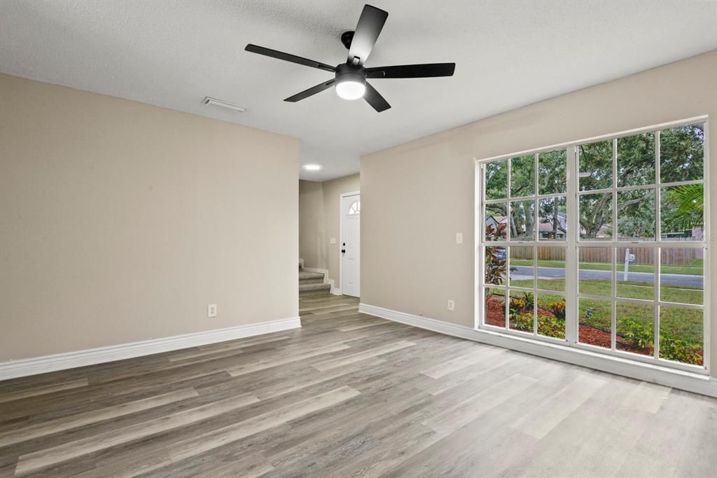 Active With Contract: $310,000 (3 beds, 2 baths, 1488 Square Feet)