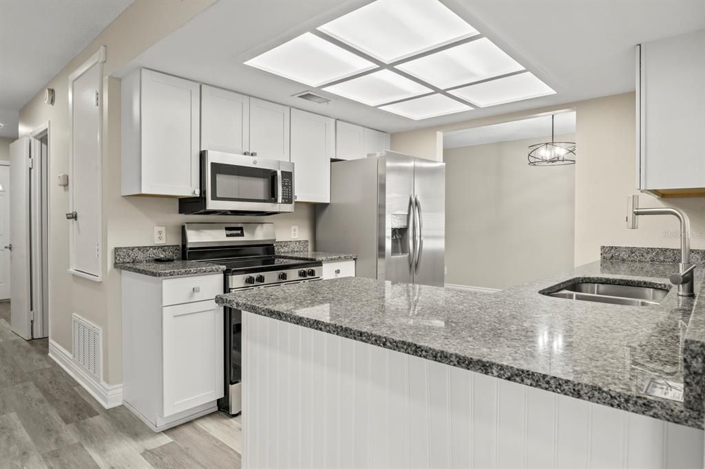 Active With Contract: $310,000 (3 beds, 2 baths, 1488 Square Feet)