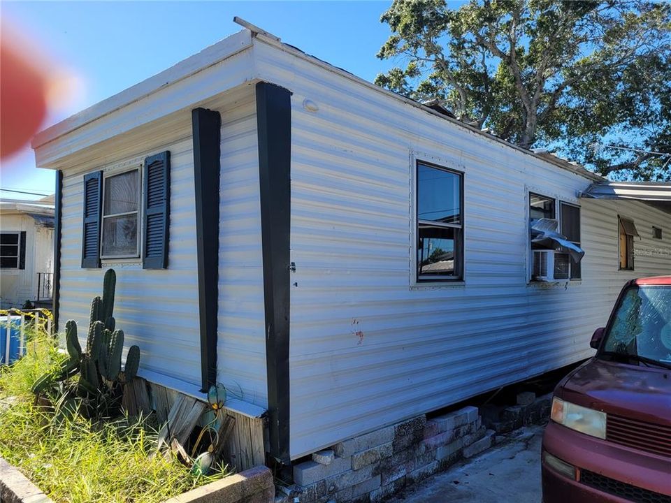 待售: $105,000 (1 贝兹, 1 浴室, 540 平方英尺)