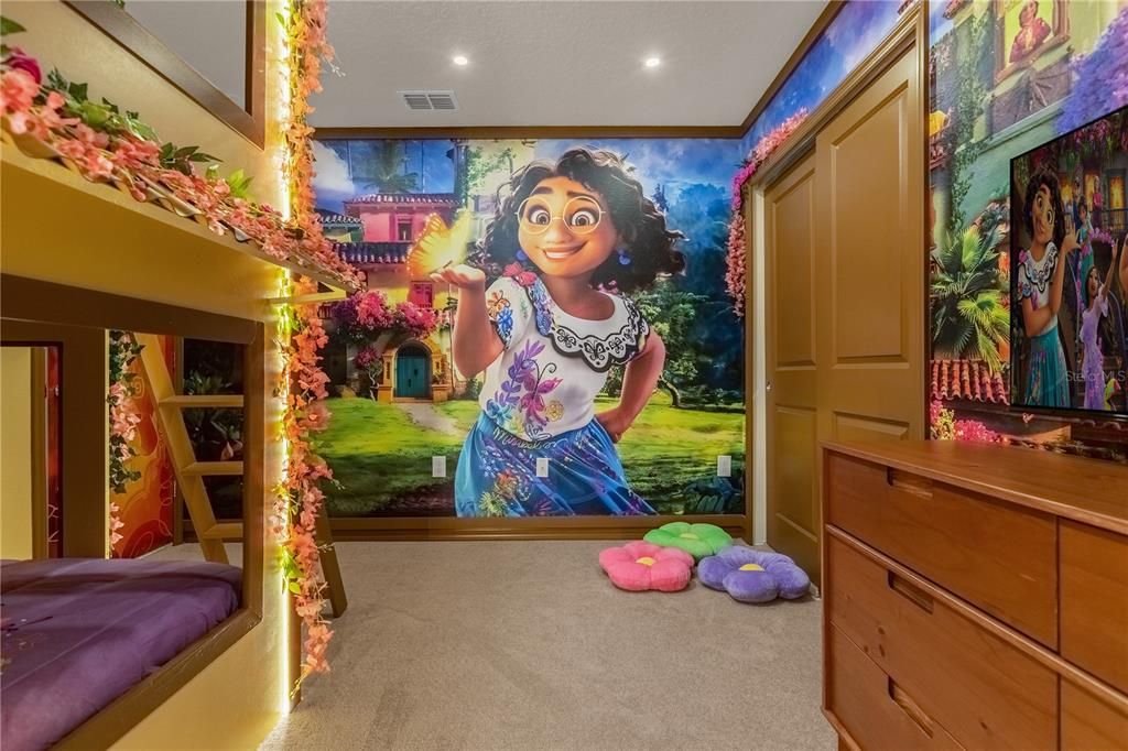 For Sale: $989,000 (10 beds, 8 baths, 4399 Square Feet)