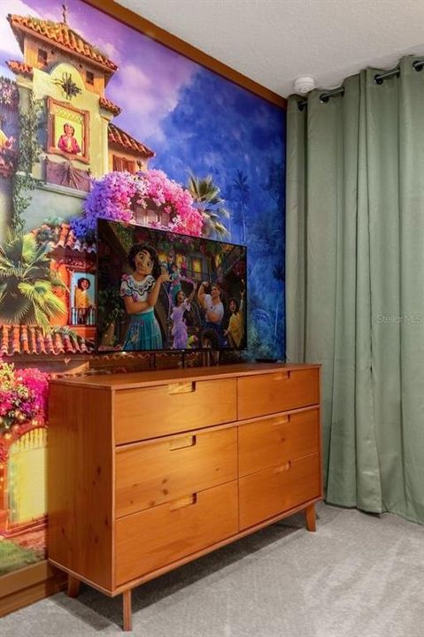 For Sale: $989,000 (10 beds, 8 baths, 4399 Square Feet)