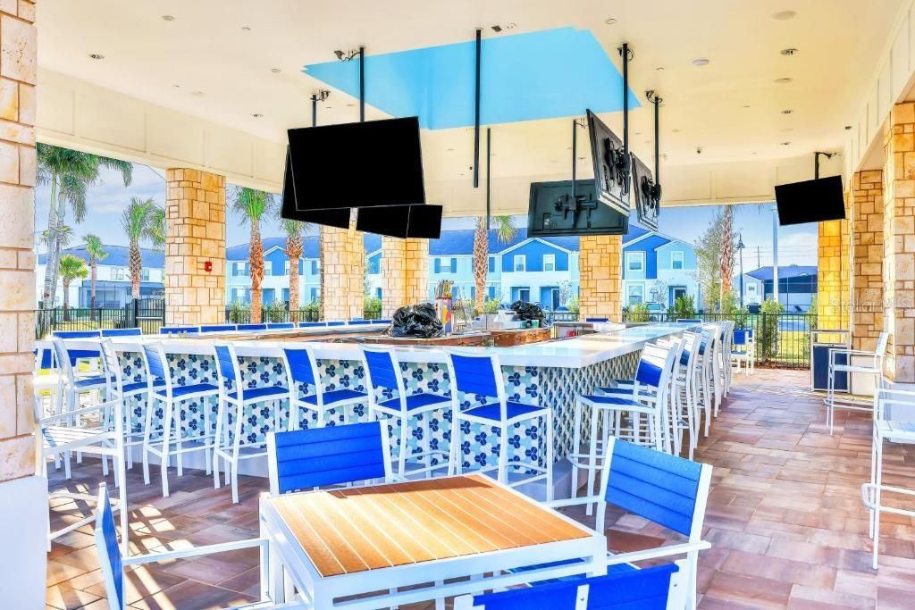 For Sale: $989,000 (10 beds, 8 baths, 4399 Square Feet)