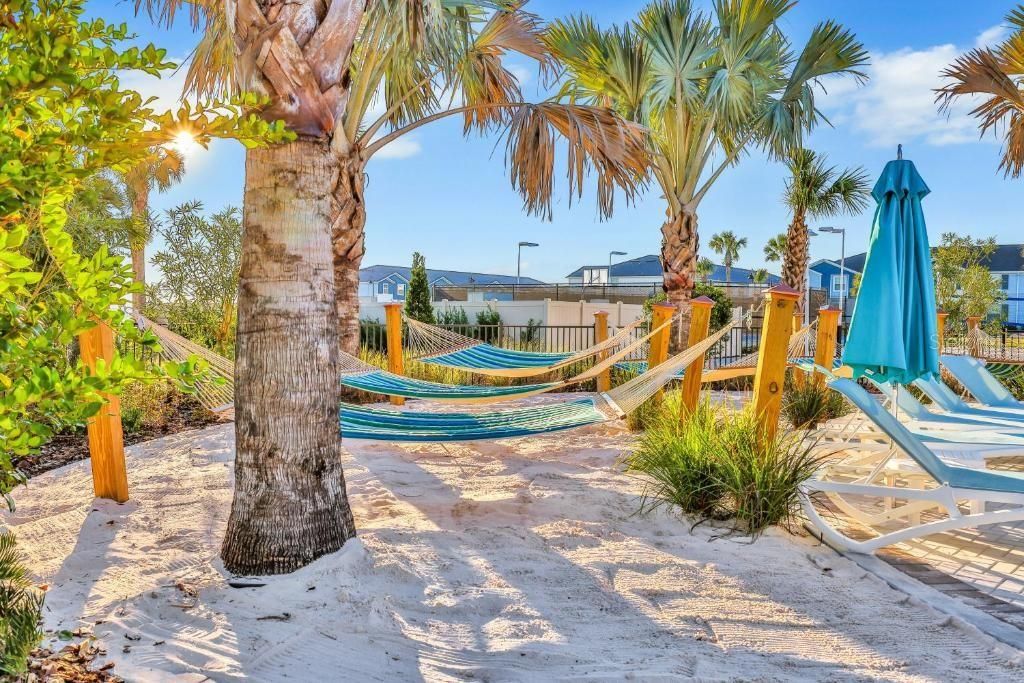 For Sale: $989,000 (10 beds, 8 baths, 4399 Square Feet)