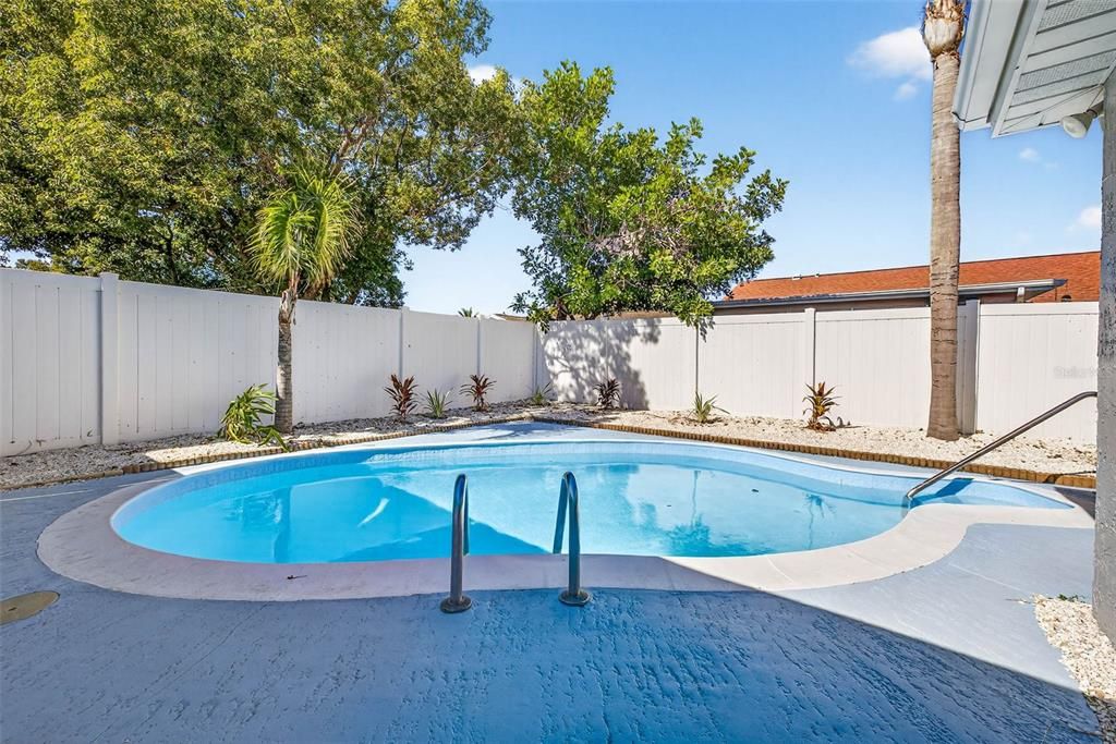 Recently Sold: $298,900 (3 beds, 2 baths, 1296 Square Feet)