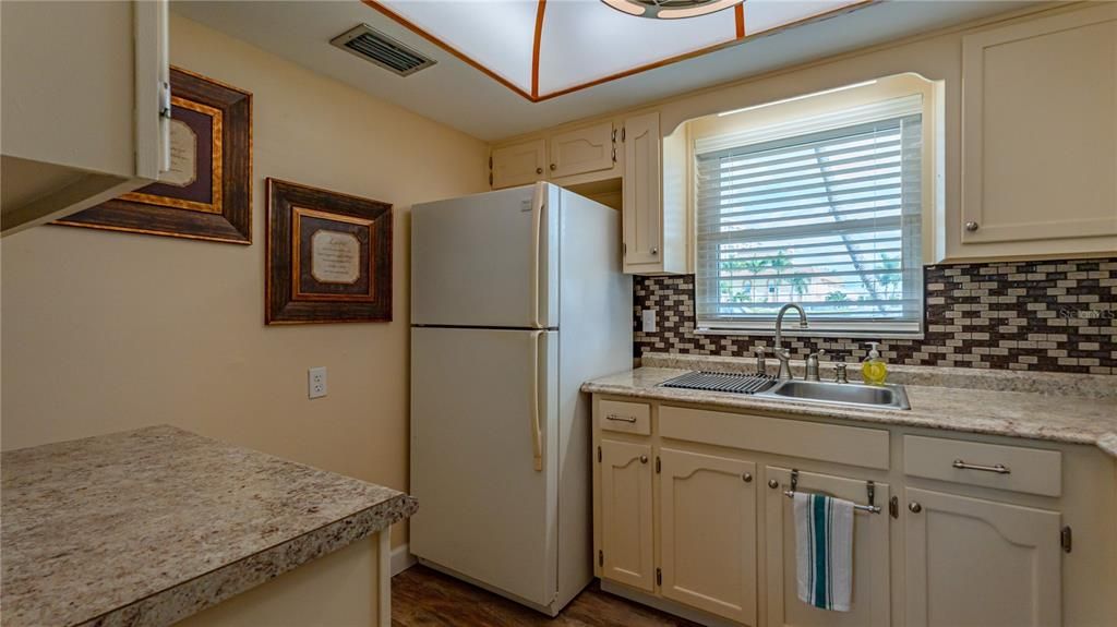 出租: $1,800 (1 贝兹, 1 浴室, 738 平方英尺)