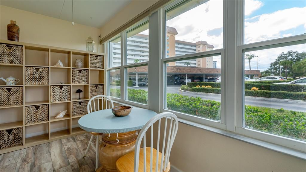 出租: $1,800 (1 贝兹, 1 浴室, 738 平方英尺)