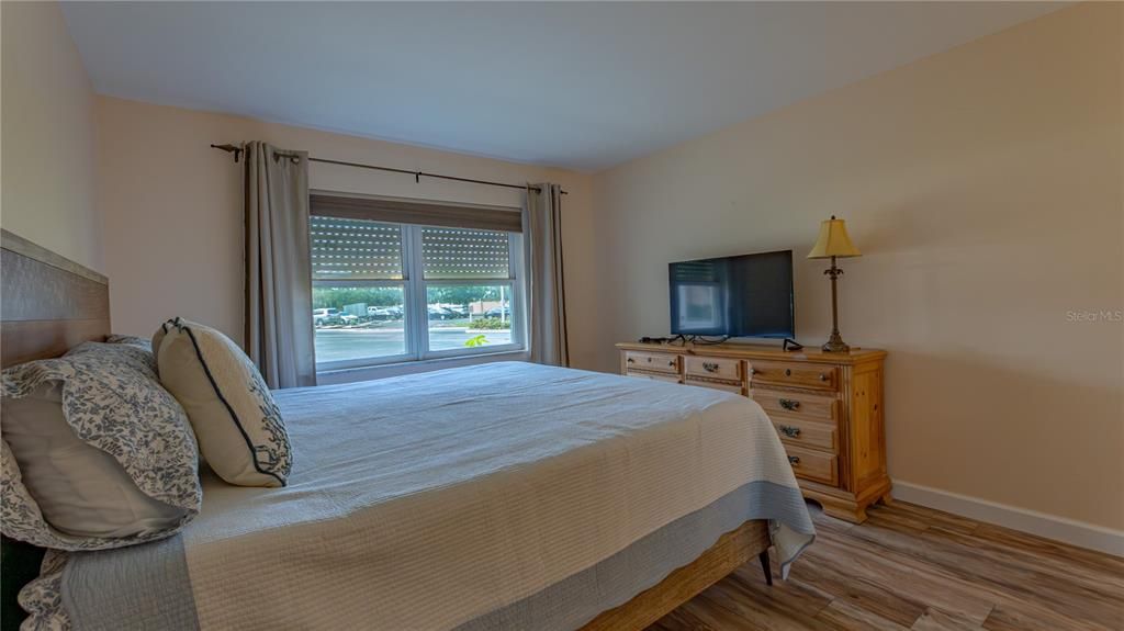 出租: $1,800 (1 贝兹, 1 浴室, 738 平方英尺)