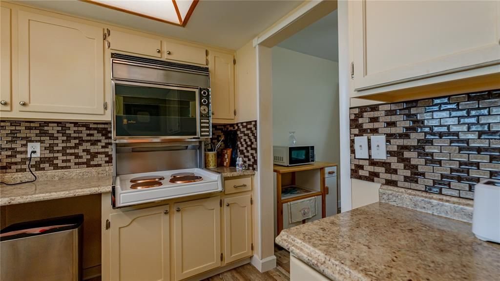 出租: $1,800 (1 贝兹, 1 浴室, 738 平方英尺)