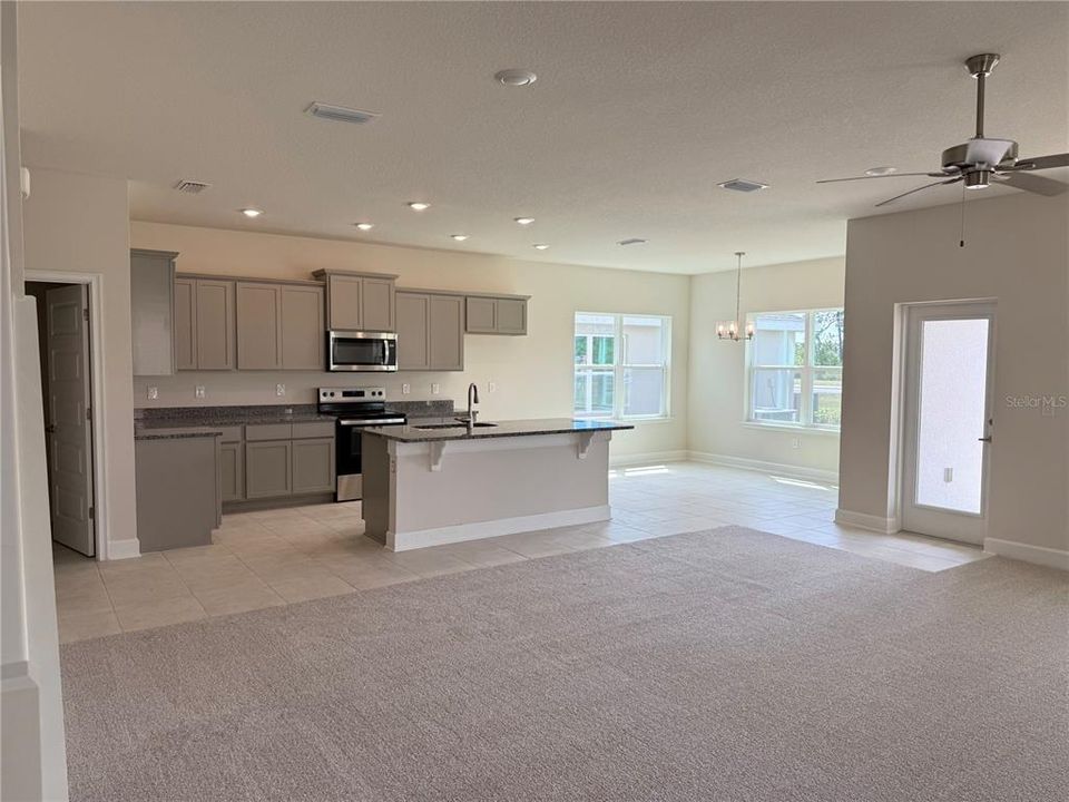 For Sale: $428,900 (4 beds, 2 baths, 2202 Square Feet)