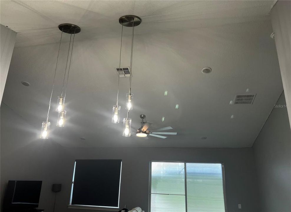 For Sale: $325,900 (3 beds, 2 baths, 1535 Square Feet)