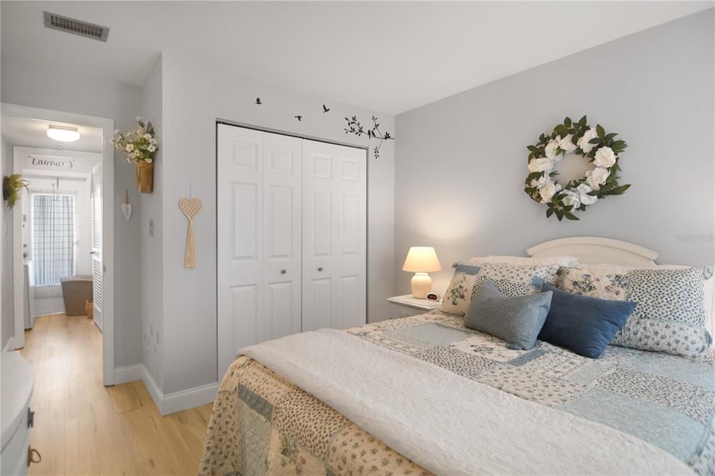 Под контрактом: $110,000 (2 спален, 1 ванн, 733 Квадратных фут)