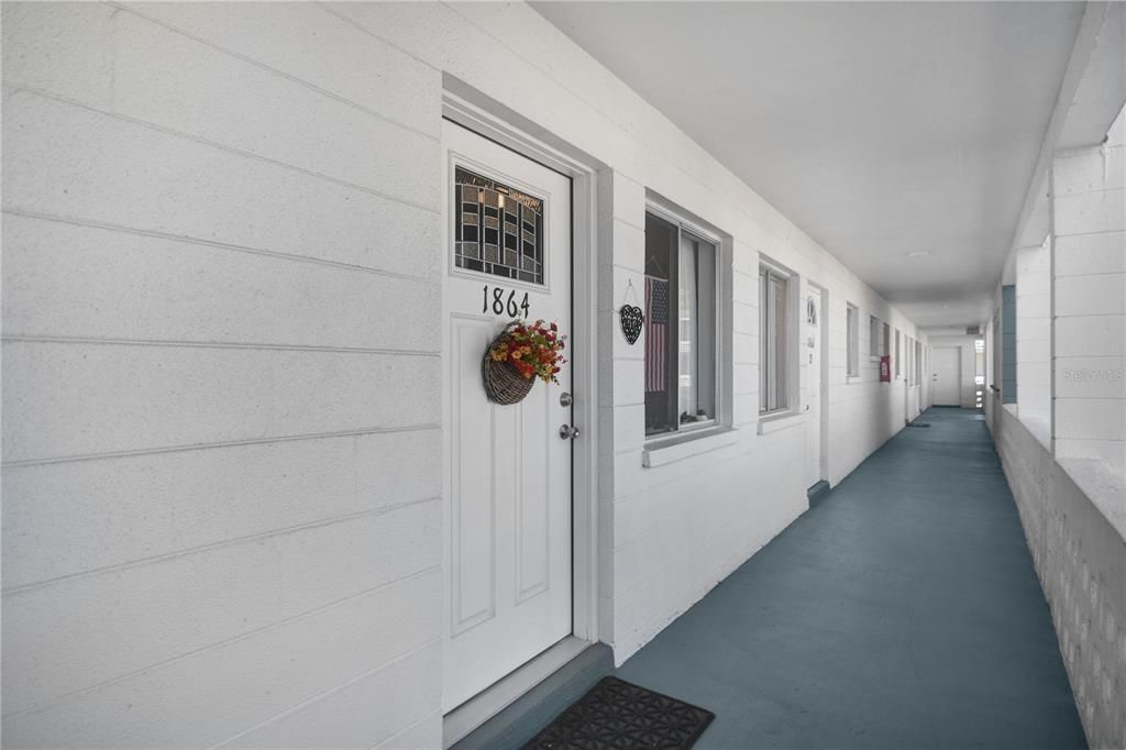 Под контрактом: $110,000 (2 спален, 1 ванн, 733 Квадратных фут)