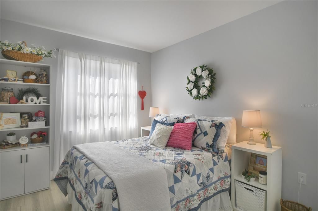 Под контрактом: $110,000 (2 спален, 1 ванн, 733 Квадратных фут)