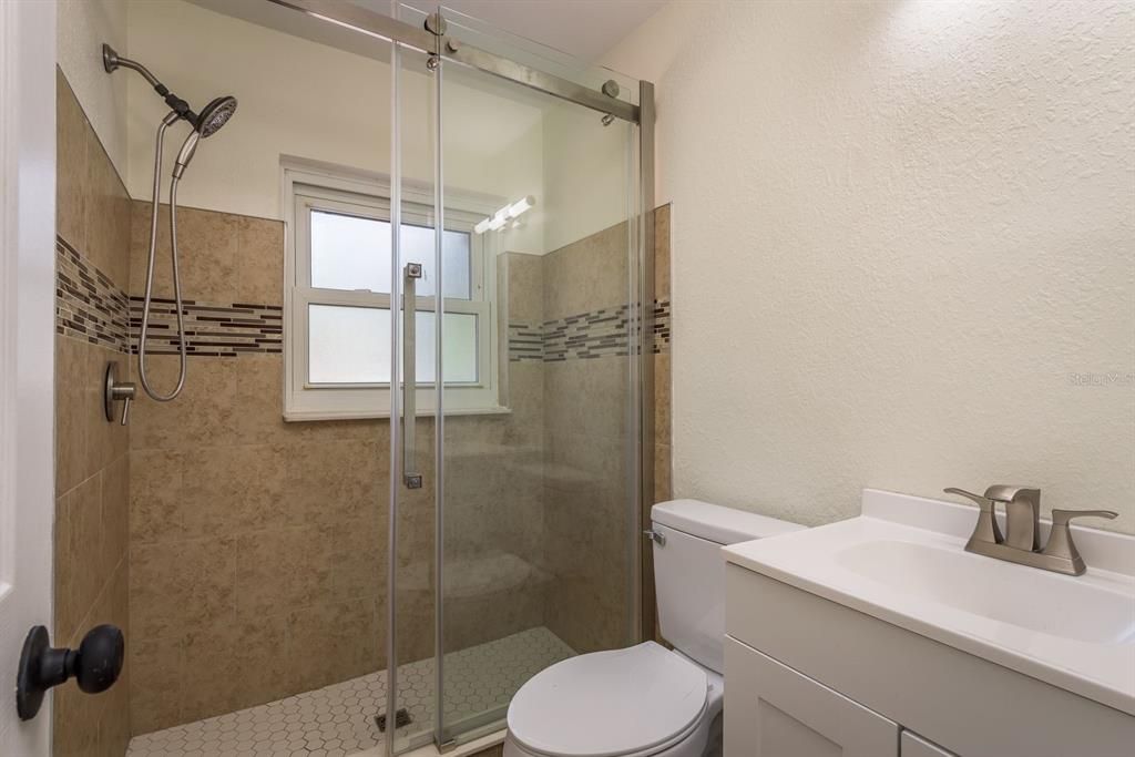 Active With Contract: $393,000 (4 beds, 3 baths, 1452 Square Feet)