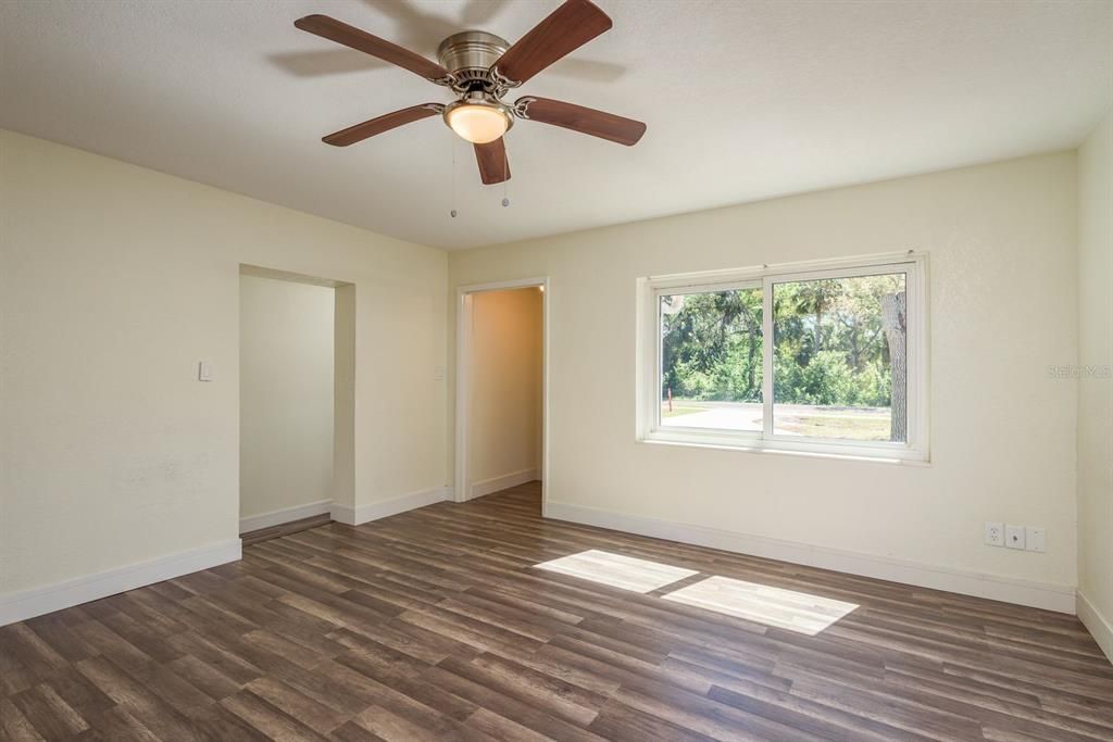 Active With Contract: $393,000 (4 beds, 3 baths, 1452 Square Feet)