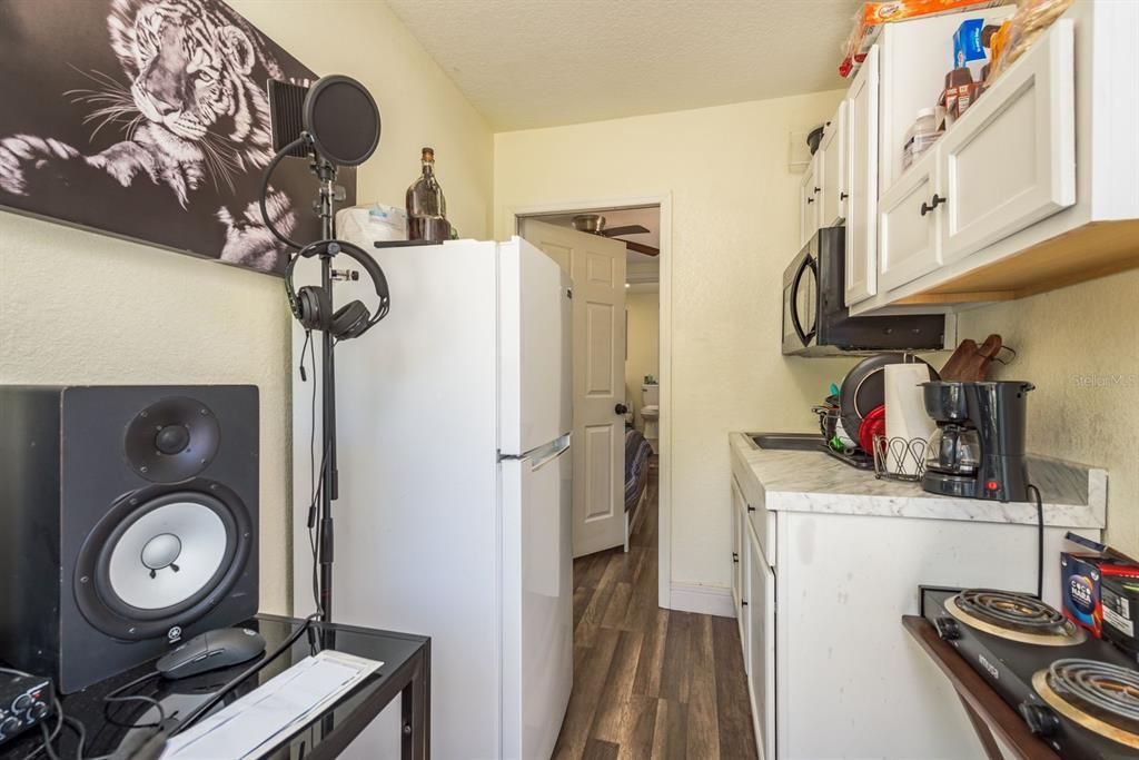 Active With Contract: $393,000 (4 beds, 3 baths, 1452 Square Feet)