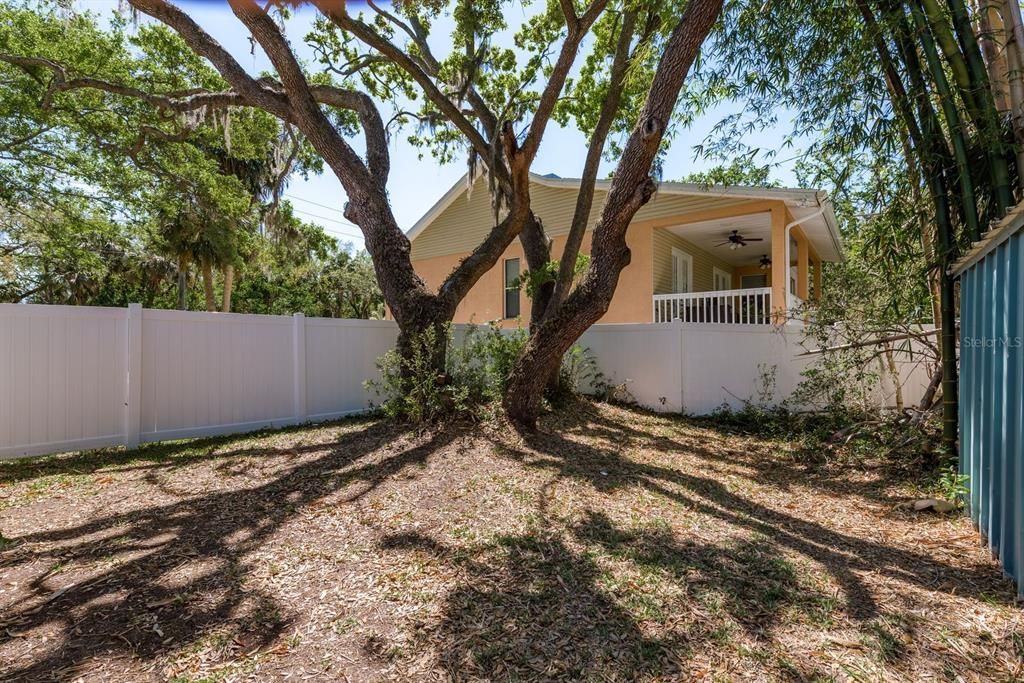 Active With Contract: $393,000 (4 beds, 3 baths, 1452 Square Feet)