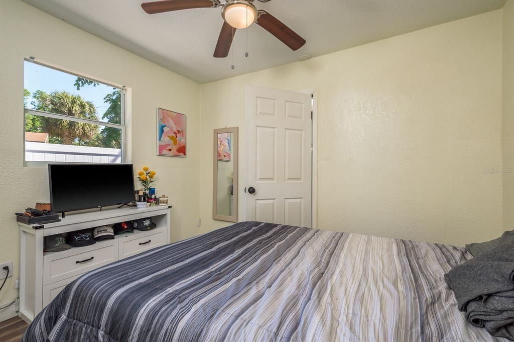 Active With Contract: $393,000 (4 beds, 3 baths, 1452 Square Feet)