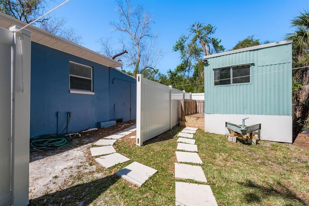 Active With Contract: $393,000 (4 beds, 3 baths, 1452 Square Feet)