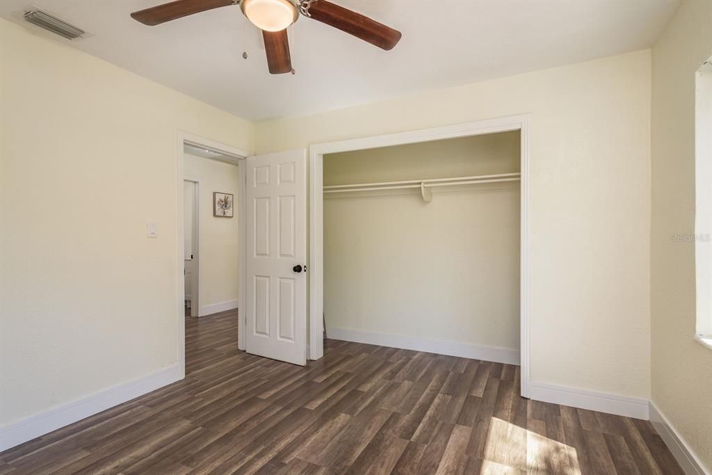 Active With Contract: $393,000 (4 beds, 3 baths, 1452 Square Feet)