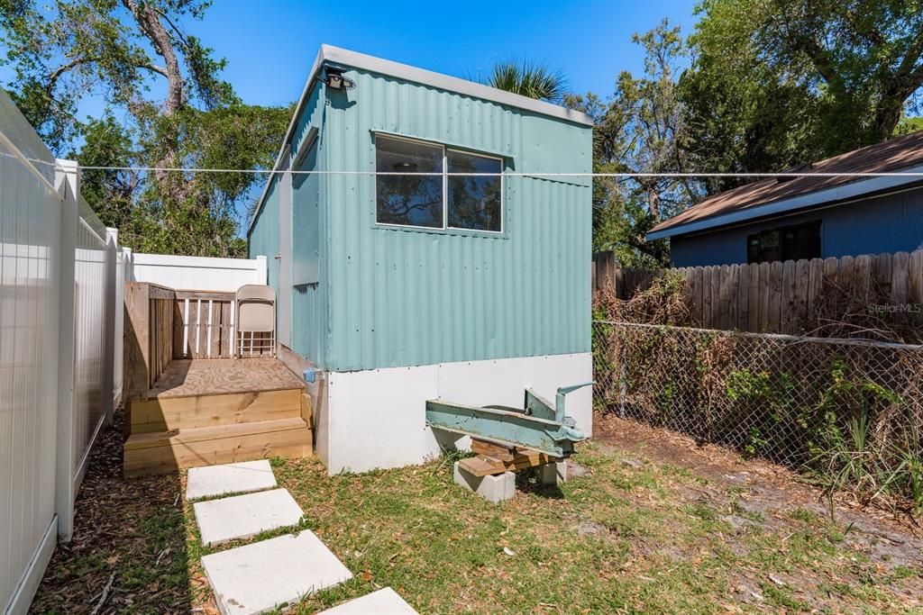 Active With Contract: $393,000 (4 beds, 3 baths, 1452 Square Feet)