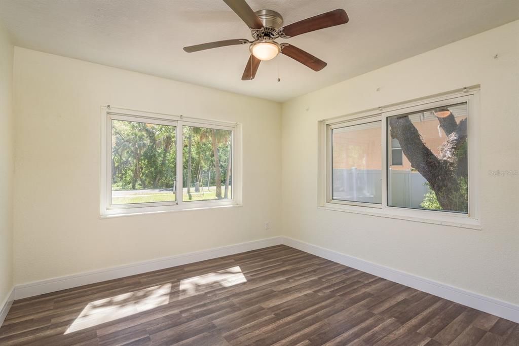 Active With Contract: $393,000 (4 beds, 3 baths, 1452 Square Feet)