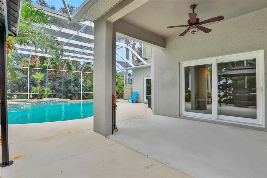 Под контрактом: $549,000 (4 спален, 3 ванн, 2757 Квадратных фут)