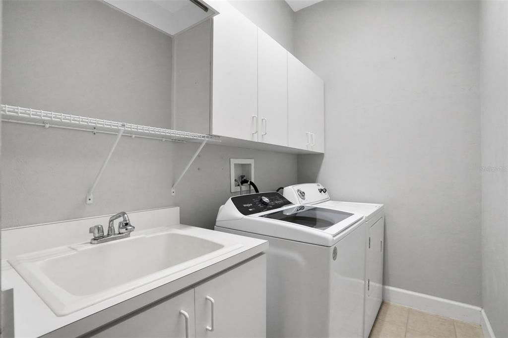 Под контрактом: $549,000 (4 спален, 3 ванн, 2757 Квадратных фут)