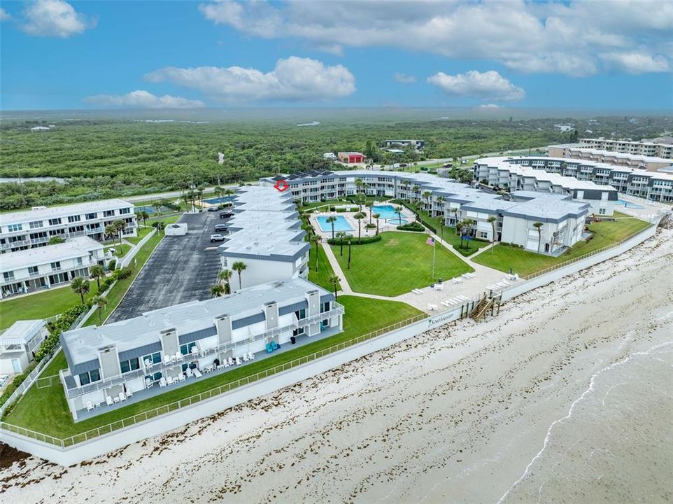 For Sale: $550,000 (2 beds, 2 baths, 912 Square Feet)