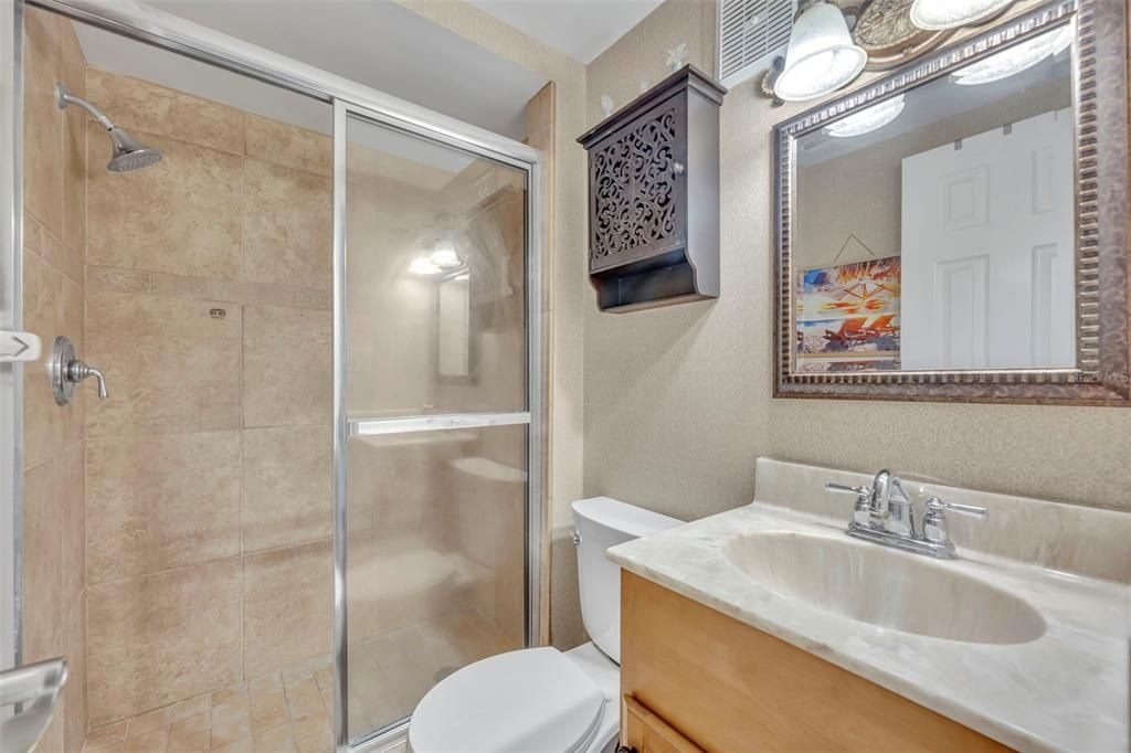 For Sale: $550,000 (2 beds, 2 baths, 912 Square Feet)