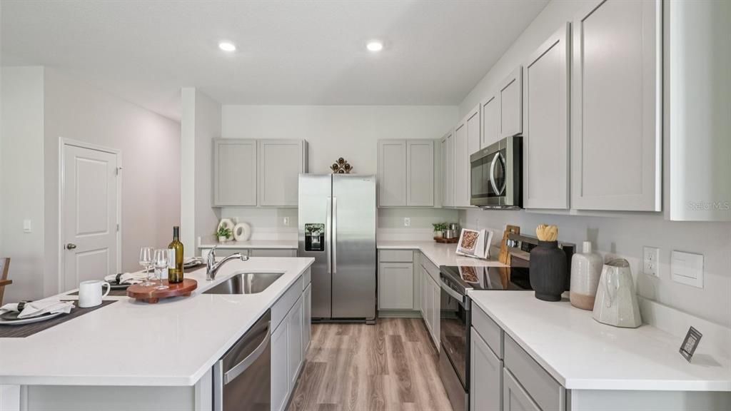 Activo con contrato: $329,990 (3 camas, 2 baños, 1673 Pies cuadrados)