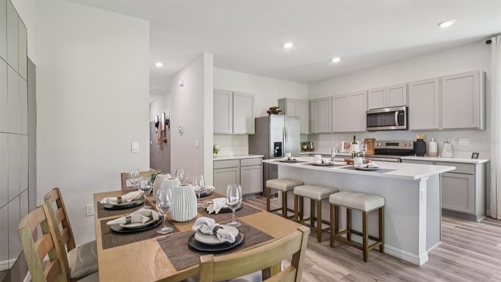 Activo con contrato: $329,990 (3 camas, 2 baños, 1673 Pies cuadrados)