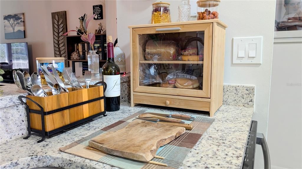 待售: $209,990 (2 贝兹, 2 浴室, 956 平方英尺)