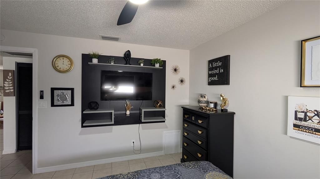 待售: $209,990 (2 贝兹, 2 浴室, 956 平方英尺)