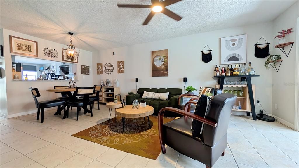 待售: $209,990 (2 贝兹, 2 浴室, 956 平方英尺)