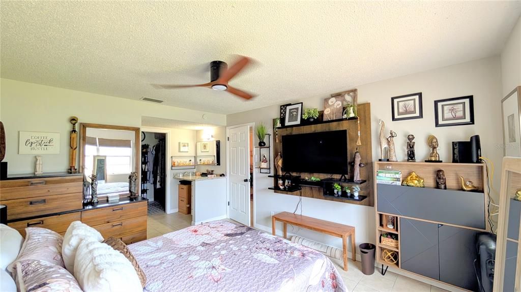 待售: $209,990 (2 贝兹, 2 浴室, 956 平方英尺)