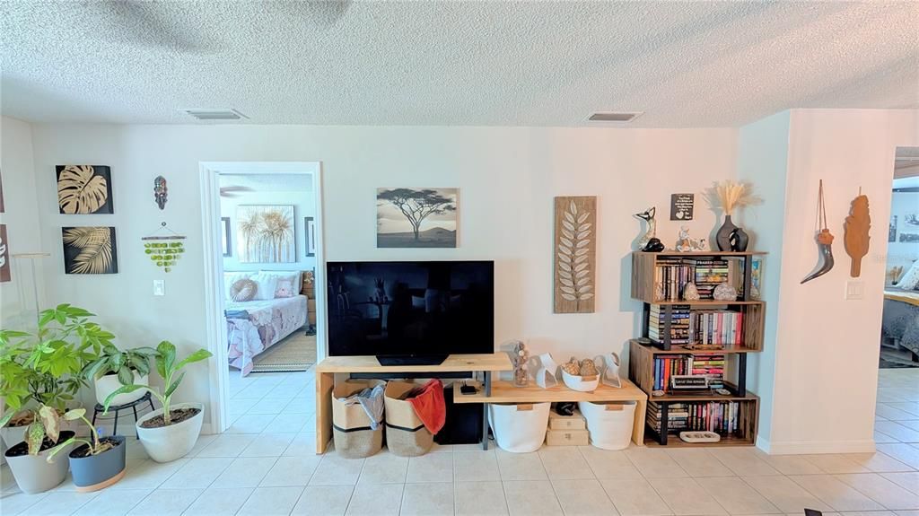 待售: $209,990 (2 贝兹, 2 浴室, 956 平方英尺)