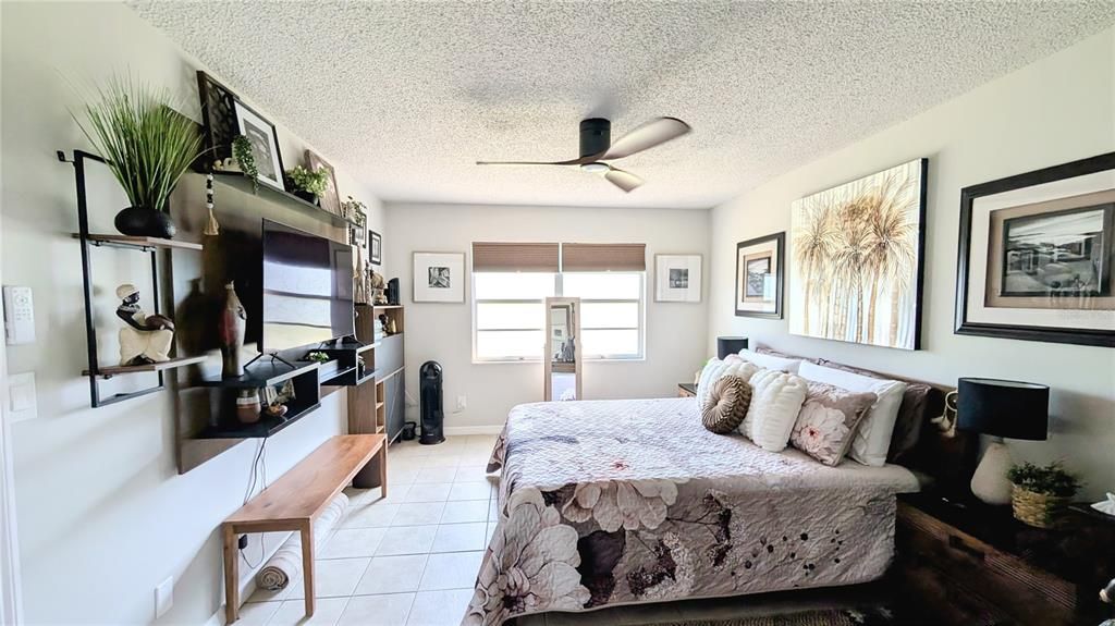 待售: $209,990 (2 贝兹, 2 浴室, 956 平方英尺)