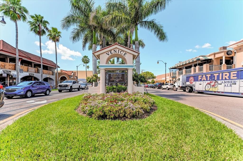 For Sale: $429,000 (2 beds, 2 baths, 1807 Square Feet)