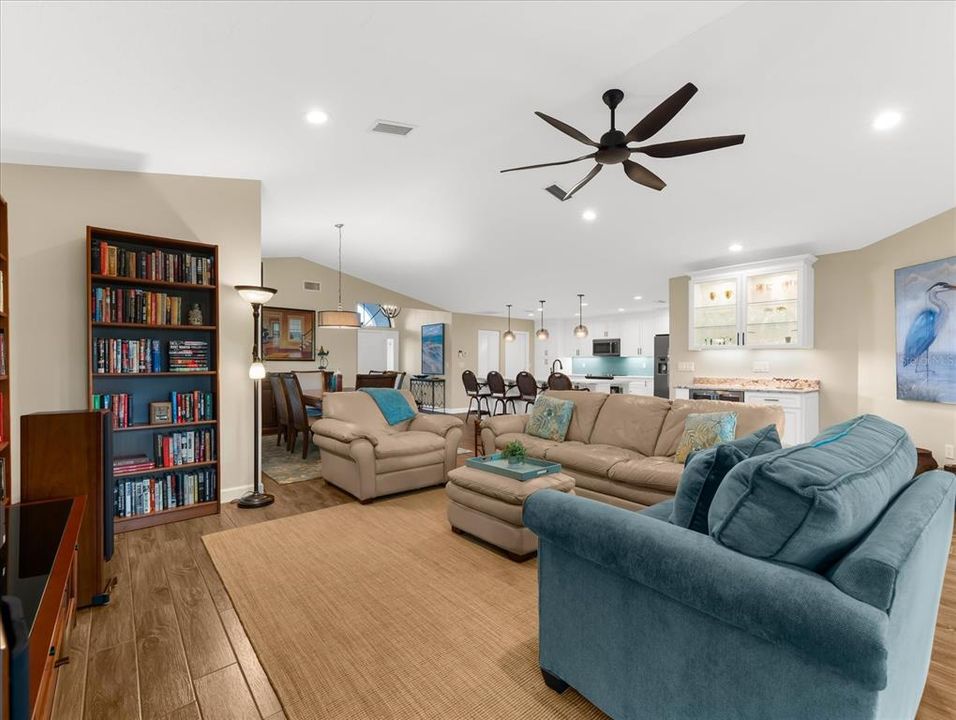 For Sale: $429,000 (2 beds, 2 baths, 1807 Square Feet)