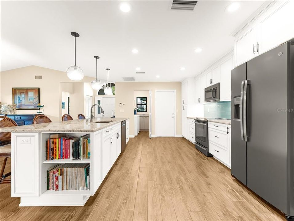 For Sale: $429,000 (2 beds, 2 baths, 1807 Square Feet)