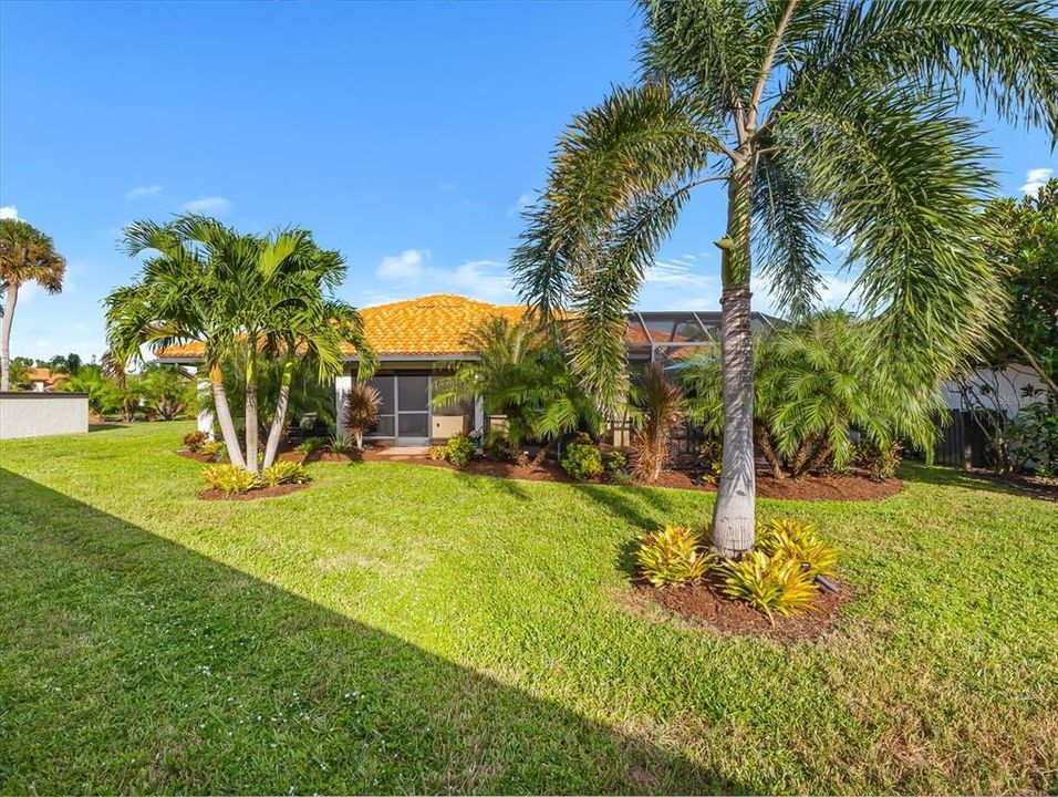 For Sale: $429,000 (2 beds, 2 baths, 1807 Square Feet)